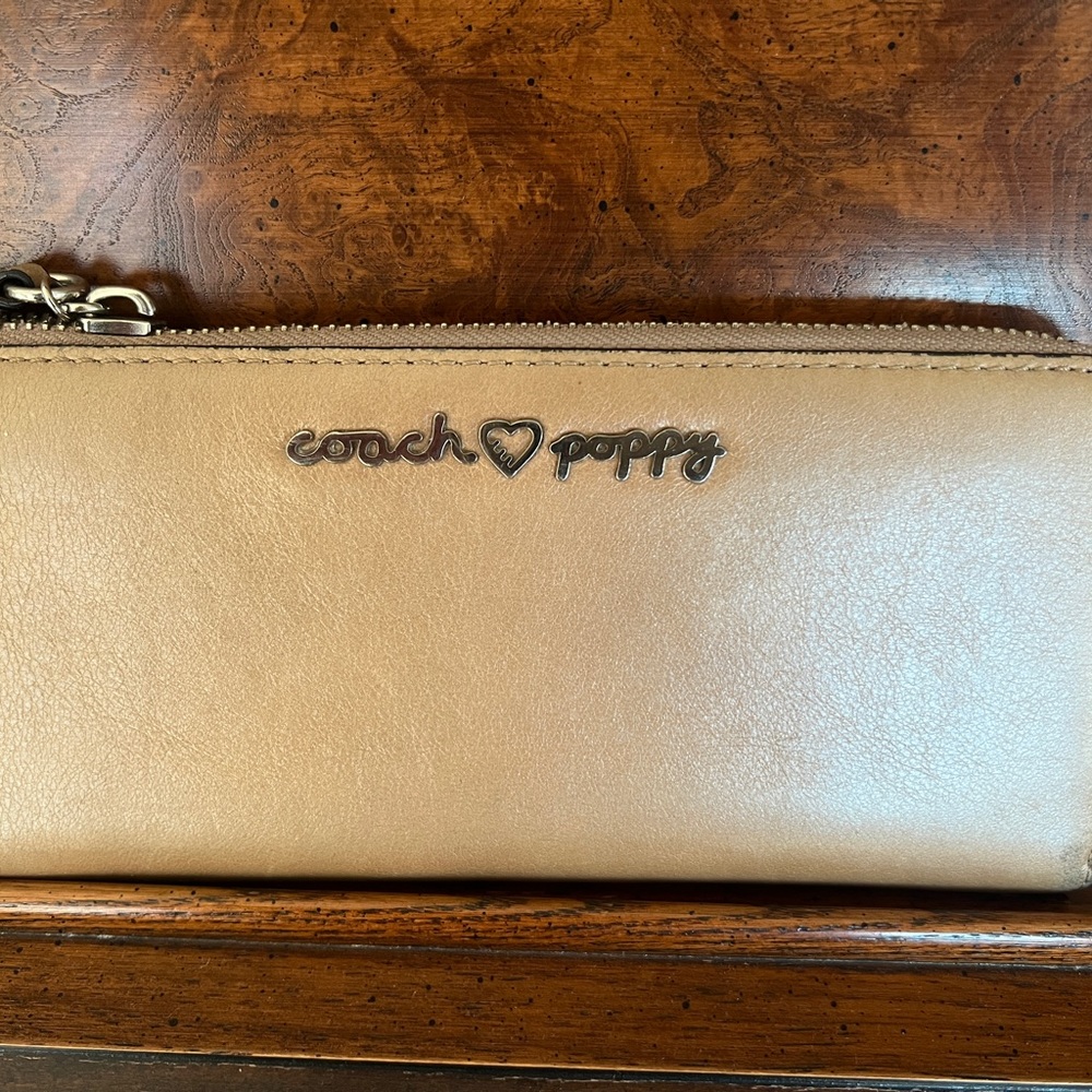 Coach poppy wallet